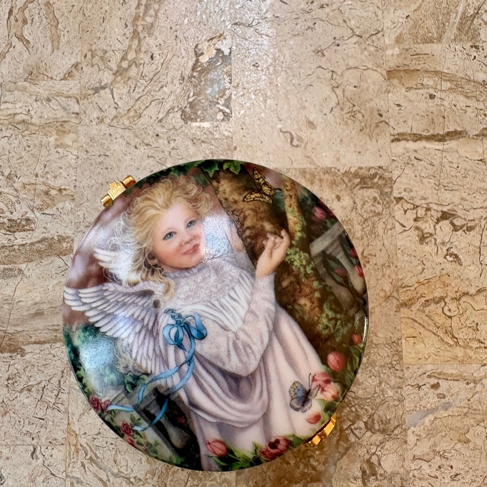 Grace, Garden of Innocence, Music Box Collection, Ardleigh Elliot